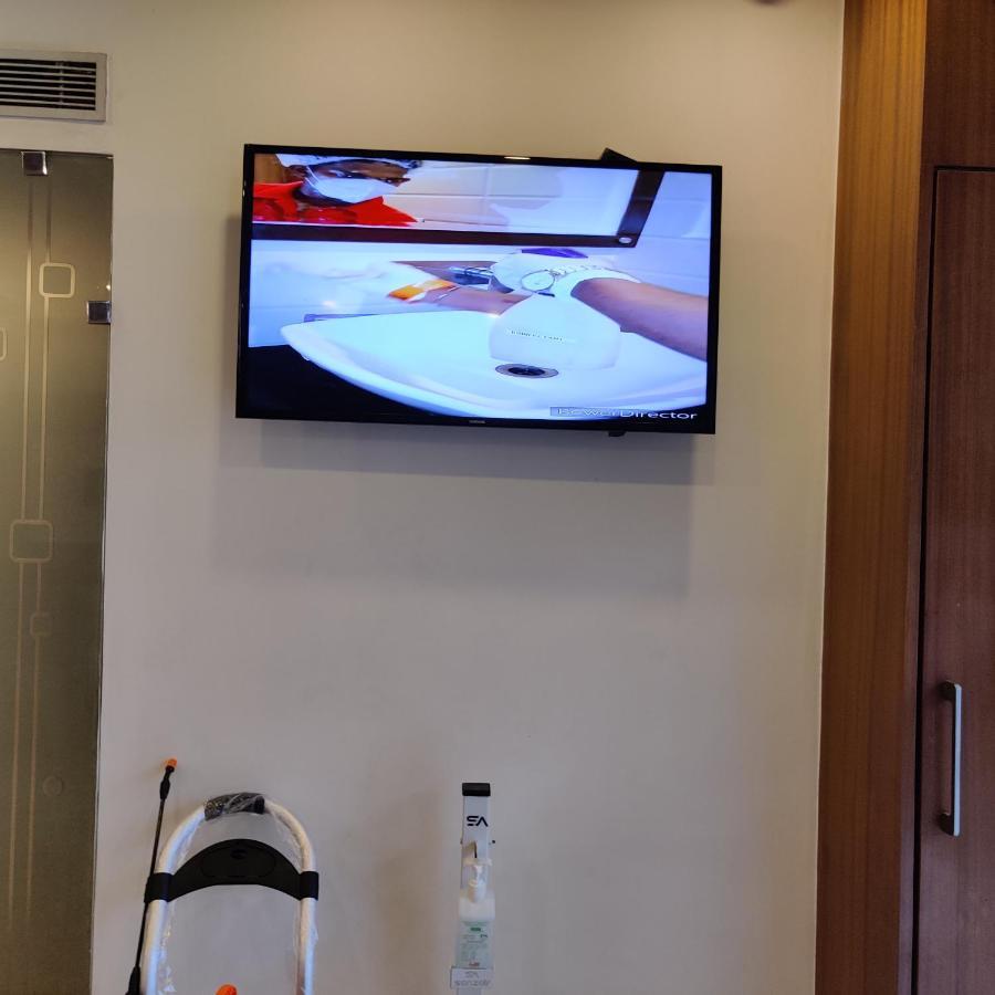 ורנאסי Hotel Meadows מראה חיצוני תמונה
