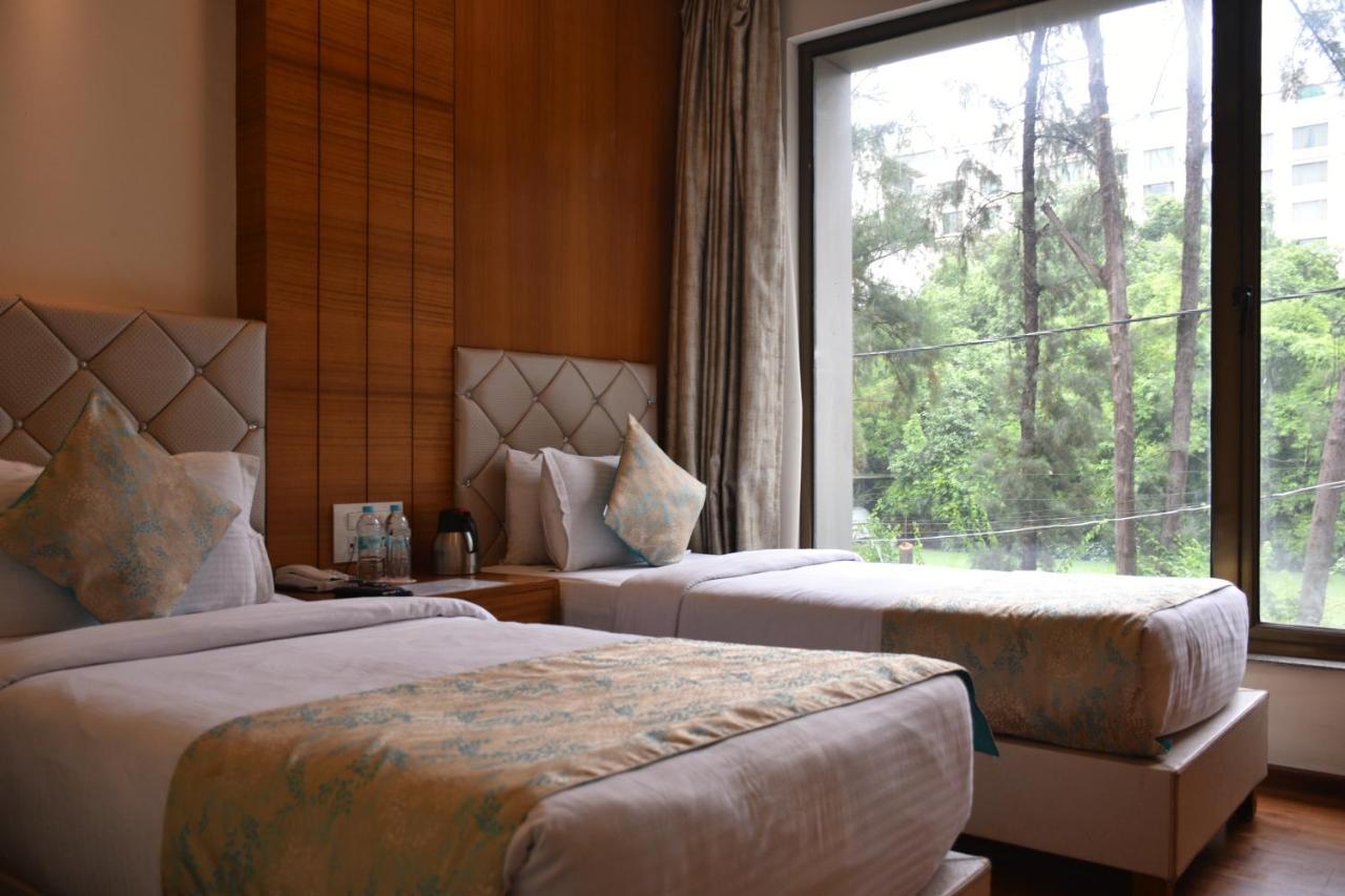 ורנאסי Hotel Meadows מראה חיצוני תמונה
