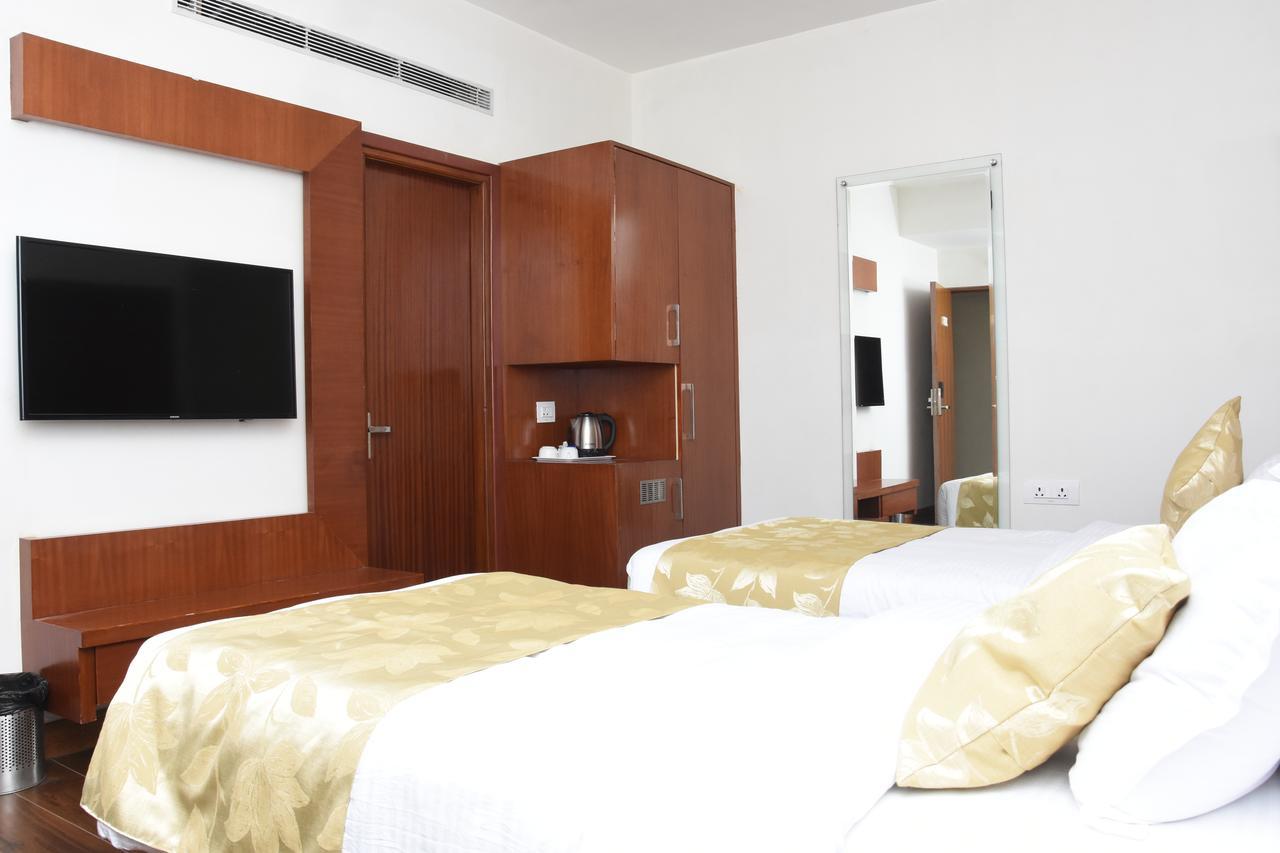 ורנאסי Hotel Meadows מראה חיצוני תמונה