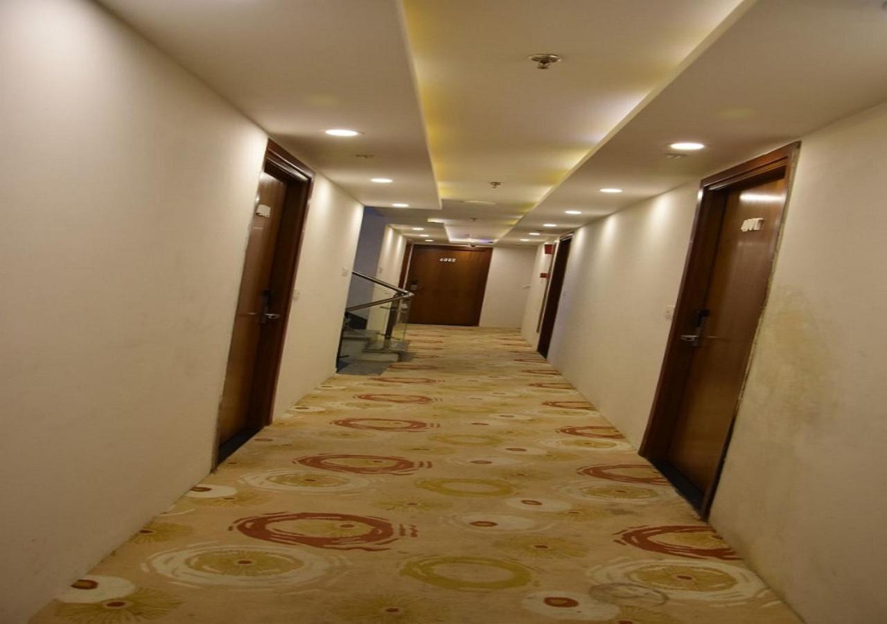 ורנאסי Hotel Meadows מראה חיצוני תמונה