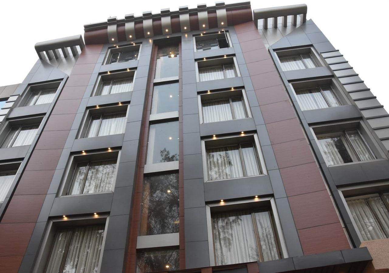 ורנאסי Hotel Meadows מראה חיצוני תמונה