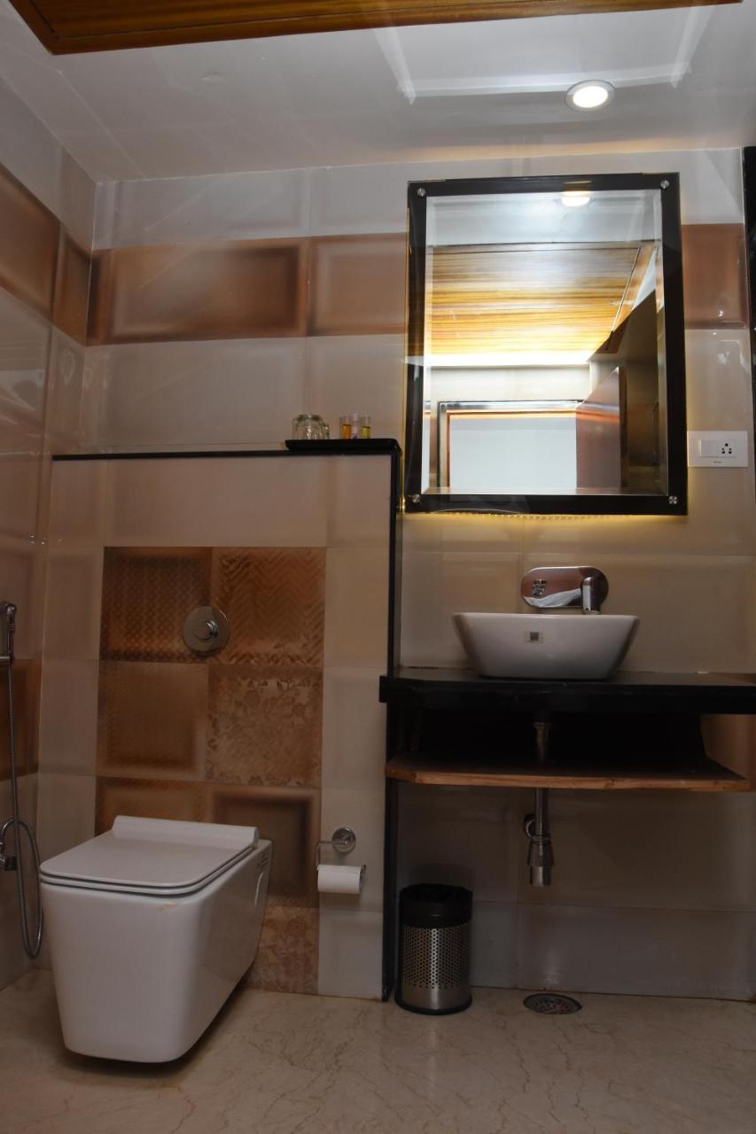 ורנאסי Hotel Meadows מראה חיצוני תמונה