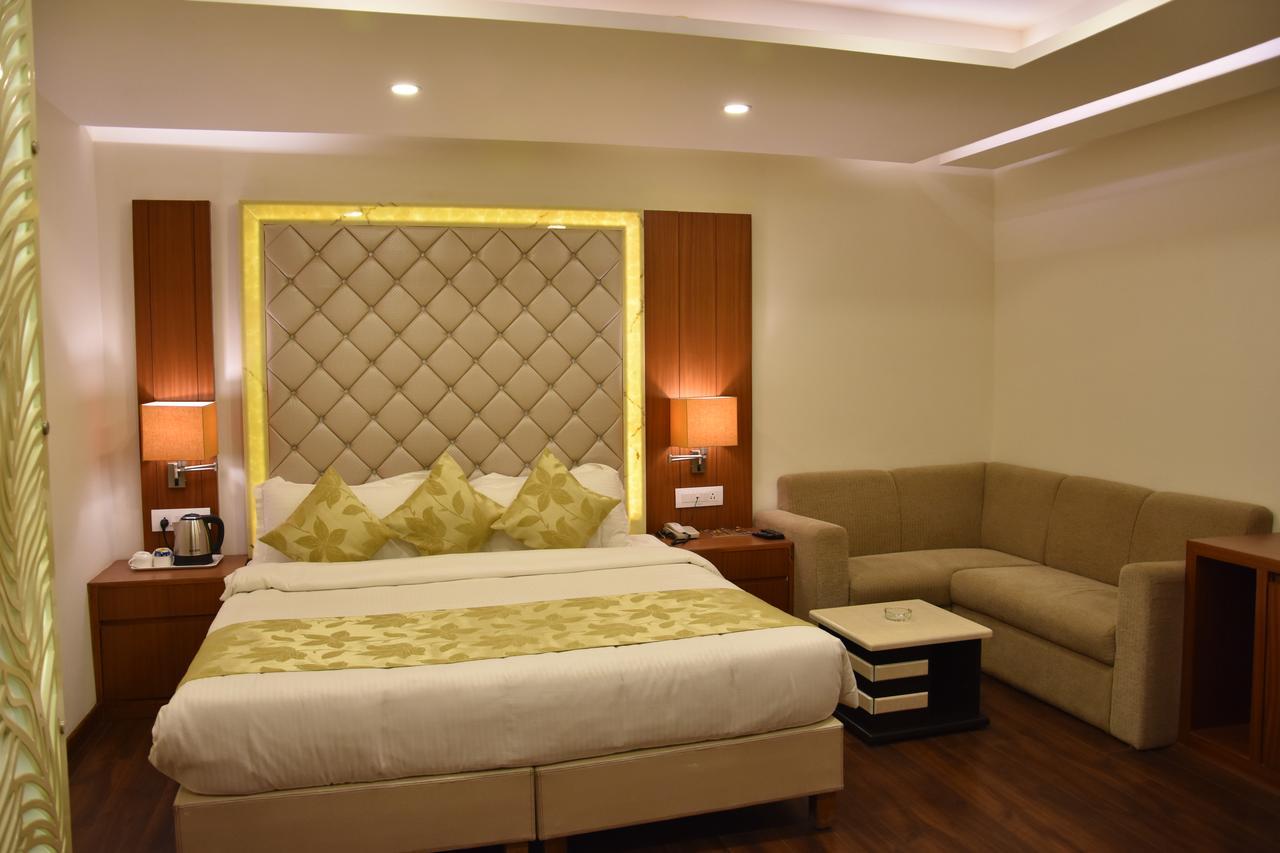ורנאסי Hotel Meadows מראה חיצוני תמונה