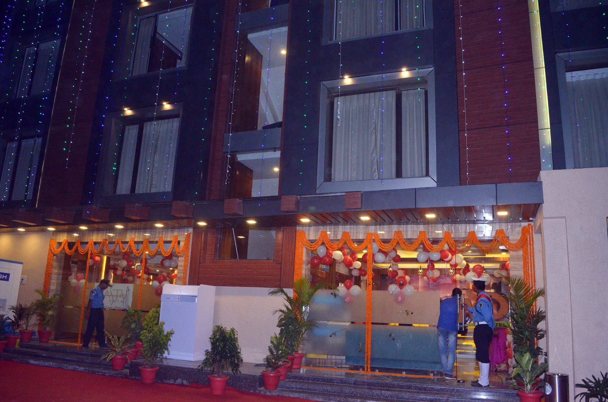 ורנאסי Hotel Meadows מראה חיצוני תמונה